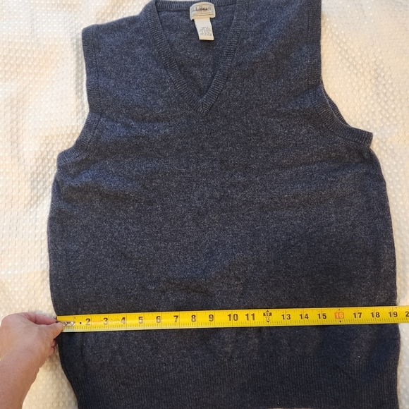 Men's Dark Blue LL Bean Lambswool Sweater Vest Size Med Reg - Picture 7 of 8